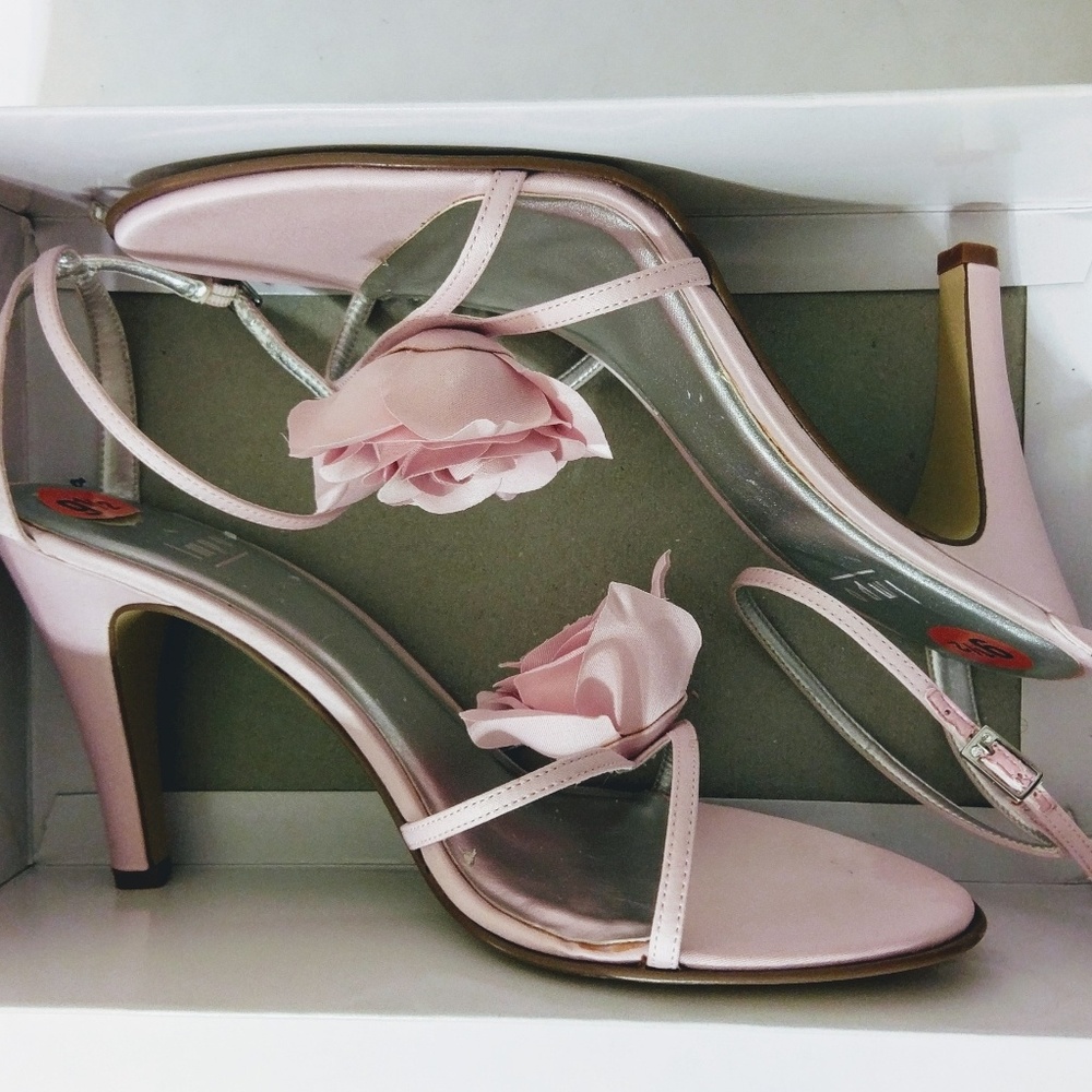 ๐ฅ๐ Impo | Satin Pink Rose Heels - Picture 4 of 6